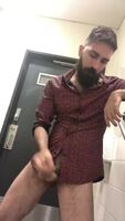 Busting a nut in a public toilet 💦
