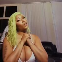 Nicki Minaj Shaking Her Titties and Letting Her Aerola Show on a Livestream
