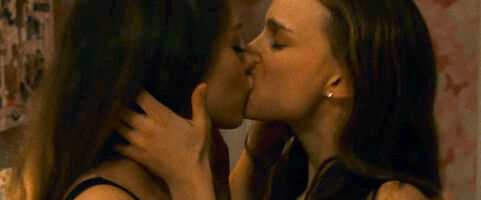 Mila Kunis & Natalie Portman kissing. I want a threesome with them.