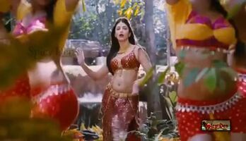 Shruthi Hassan - sexy navel n jugs! But no movies recently, dunno why