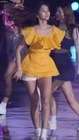 TWICE Tzuyu shows you what is Thighwanese love