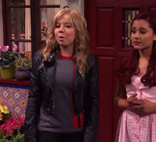 Ariana Grande and Jennette McCurdy not-so-subtly giving Sam and Cat some much needed plot