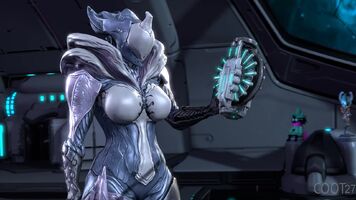 Saryn tries out the 