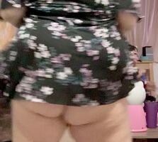I could try to think of a creative title.. or you could just watch my ass shake 👀