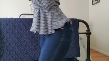Phat ass jeans on/off