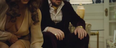 Amy Adams sexy plot in 'American Hustle'