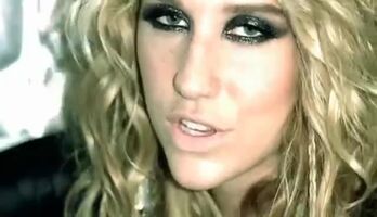 Kesha was so fucking sexy in Dirty Picture, always love cumming back to her parts 😍